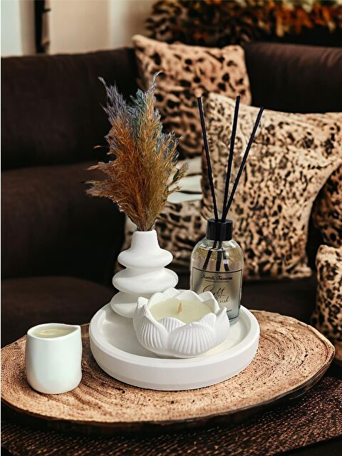Havalı Tasarım Beyaz Renk Özel Tasarım Oda Kokulu Ve Vazolu , Lotus Model Mum Standlı Aksesuar Seti - S000168119-37559