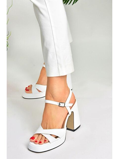 Fox Shoes Beyaz Platform Topuklu Kadın Ayakkabı M404100109 - S000044408-20063