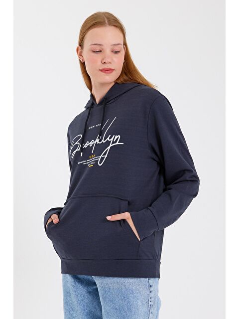 Süperlife Kadın Kapüşonlu Oversize Fit El Yazılı Brooklyn Baskılı İnce Sweatshirt SPR23SWk361 - S000015615-17308