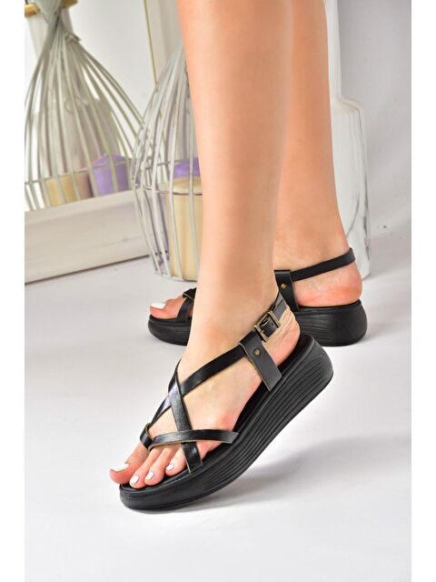 Fox Shoes Siyah Hakiki Deri Parmak Arası Kadın Sandalet M291050703 - S000044421-19351