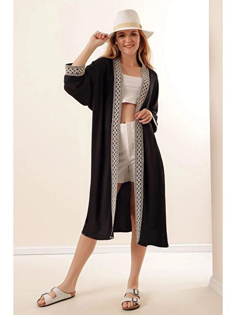 Hazelin Kadın Siyah Nakışlı Kuşaklı Uzun Kimono HZL22S-BD158651 - S000030402-19351