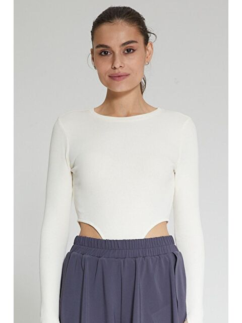 Chandraswear Ekru Kadın Bel Dekolteli Parmak Detaylı Bodysuit - Ren - S000029013-19965