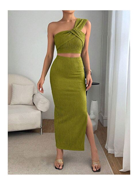 Trendseninle Yeşil Tek Omuzlu Bükümlü Crop ve Yüksek Bel Fitilli Yırtmaçlı Etek Takım - S000160836-18194