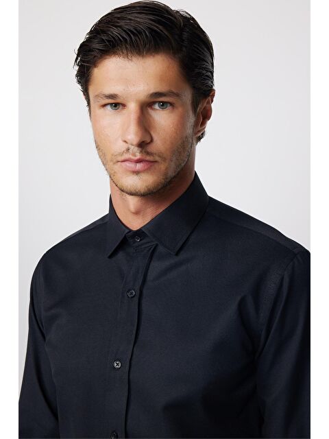 TUDORS Modern Slim Fit Pamuklu Kolay Ütü Armürlü Siyah Erkek Gömlek