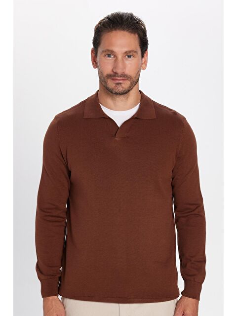 TUDORS Erkek Standart Fit Normal Kesim Polo V Yaka Kahverengi Triko Kazak - S000336089-19413