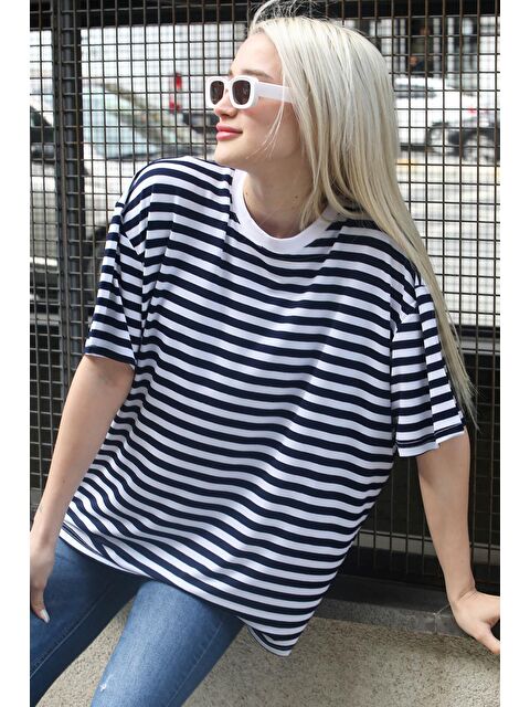 Madmext Lacivert Çizgili Bisiklet Yaka Tişört Mg1656 - S000029502-21164