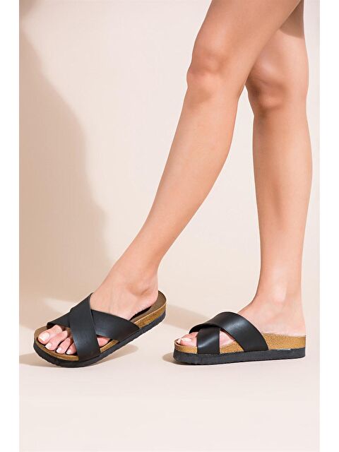 Fox Shoes B777742209 Siyah Kadın Terlik - S000052184-19351