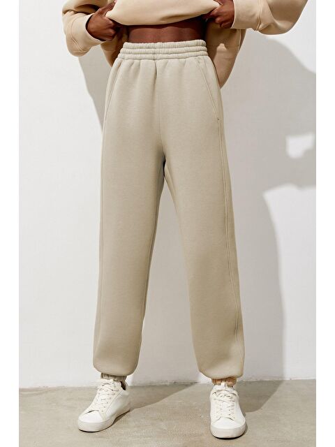 Madmext Kadın Bej Comfort Fit Eşofman Altı Mg1353 - S000030634-19928