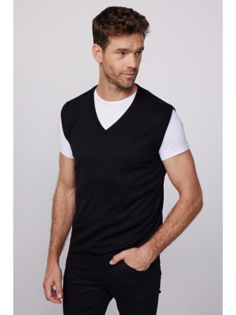 TUDORS Slim Fit Dar Kesim V Yaka Kendinden Desenli Siyah Erkek Süveter - S000063437-19351