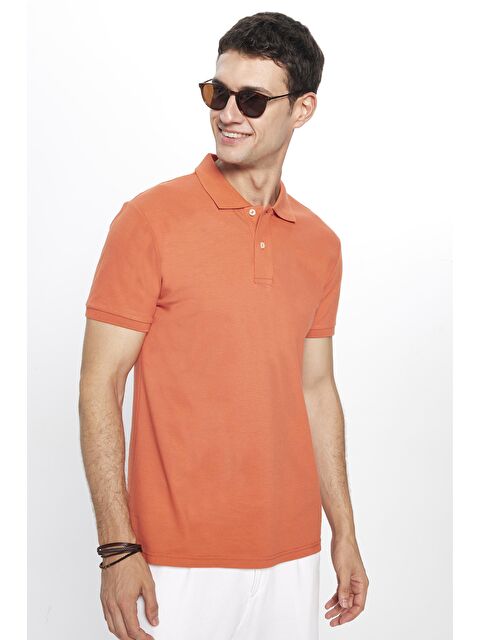 TUDORS Erkek Slim Fit Dar Kesim %100 Pamuk Düz Pike Tarçın Renk Polo Yaka Tişört