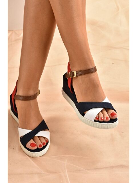 Fox Shoes K674305005 Lacivert/Beyaz/Kırmızı Dolgu Taban Kadın Topuklu Sandalet - S000051761-37341
