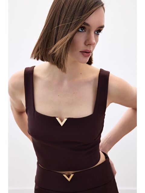 SATEEN Yaka Gold Aksesuarlı Bluz - Kahve - S000338586-19413