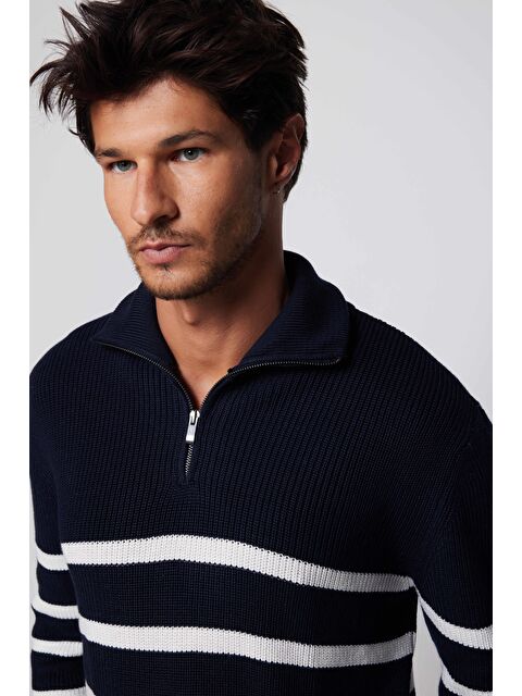 TUDORS Erkek Slim Fit Fermuarlı Dik Yaka Çizgili Pamuklu Kazak