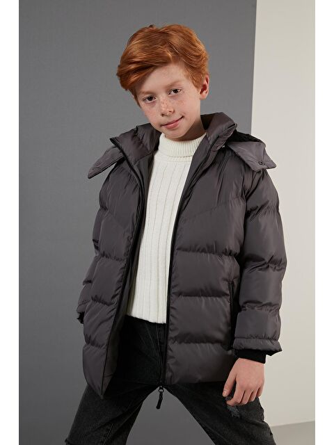 Lela Peluş Astarlı Çıkarılabilir Kapüşonlu Cepli Kışlık Mont 5761587 - S000000639-29666