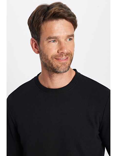 TUDORS Unisex Relax Fit Rahat Kesim Pamuklu Yumuşak Dokulu İçi Polarlı Basic Siyah Bisiklet Yaka Sweatshirt - S000075183-19351