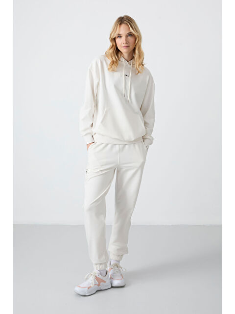 Tommylife Ekru Kapüşonlu Kanguru Cep Oversize Lastik Paça Kadın Eşofman Takımı - 95288 - S000085522-19965