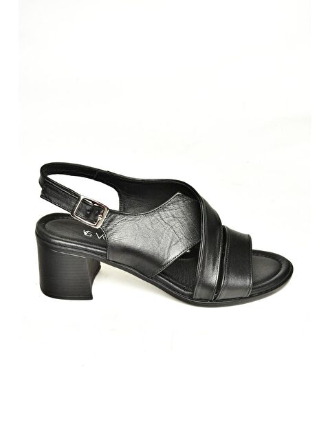 Fox Shoes P5554519 Siyah Kadın Sandalet - S000356389-19351