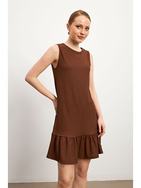 Trendseninle Kadın Kahverengi Bisiklet Yaka Kolsuz Krinkıl Elbise - S000368433-19413