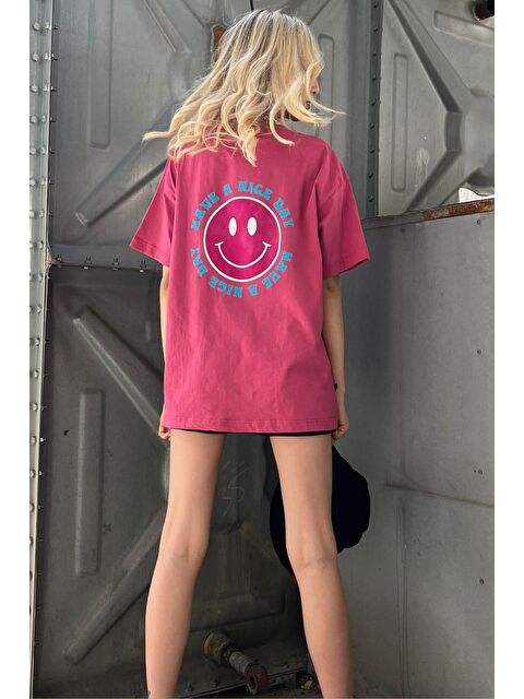 Madmext Pembe Arka Baskılı Oversize Yuvarlak Yaka Kadın Tişört
