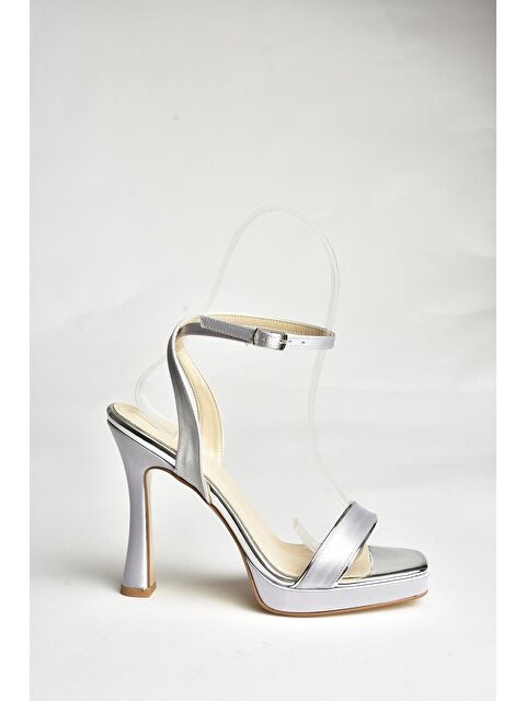 Fox Shoes U5699181 Gümüş Kadın Topuklu Ayakkabı - S000369133-18105