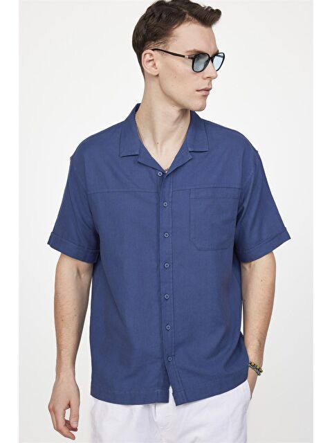 TUDORS Relax Fit Yandan Yırtmaçlı Apaj Yaka Keten Efekt Lacivert Gömlek