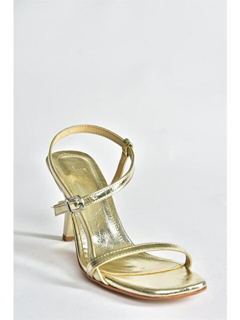 Fox Shoes Altın İnce Bantlı Kadın Topuklu Ayakkabı P518870309 - S000043089-20076