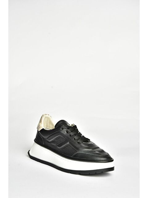 Fox Shoes U5556056 Siyah Kadın Sneakers - S000369395-19351