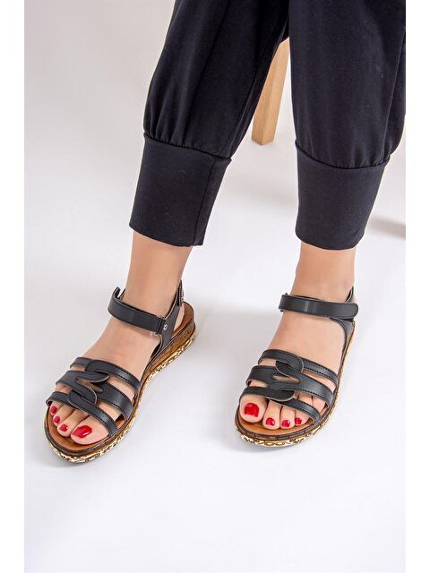Fox Shoes Siyah Kadın Sandalet F288091109 - S000043143-19351