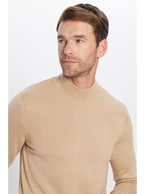 TUDORS Erkek Standart Fit Normal Kesim Yarım Balıkçı Yaka Düz Taş Triko Kazak