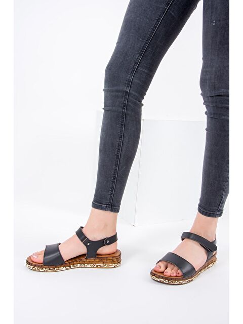 Fox Shoes Siyah Kadın Sandalet F288061309 - S000043246-19351