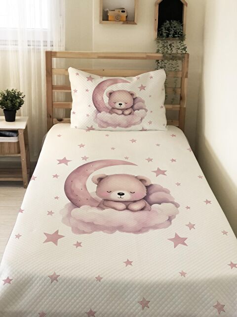 Evmila Ayda Yatan Ayı Desenli, Baskılı Tek Kişilik ve Çocuk Pike Takımı - S000085355-23173