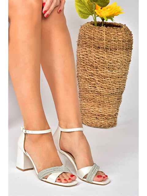 Fox Shoes Sedef Taşlı Kalın Topuklu Kadın Abiye Ayakkabı P820006709 - S000042768-19966