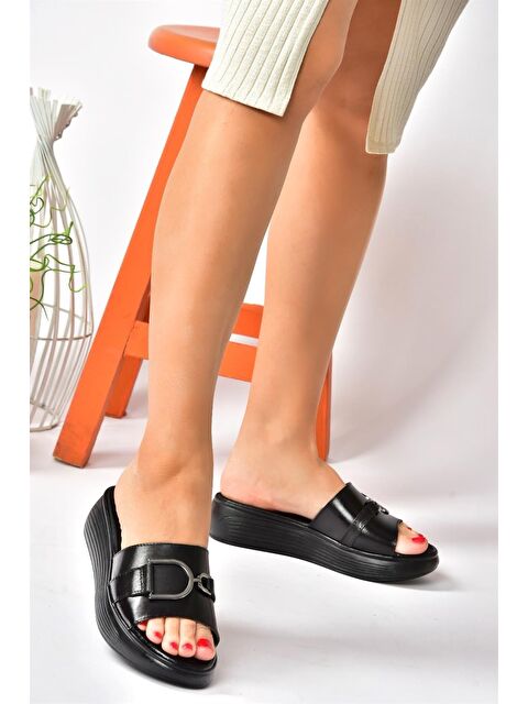 Fox Shoes P291049403 Siyah Kadın Terlik - S000052303-19351