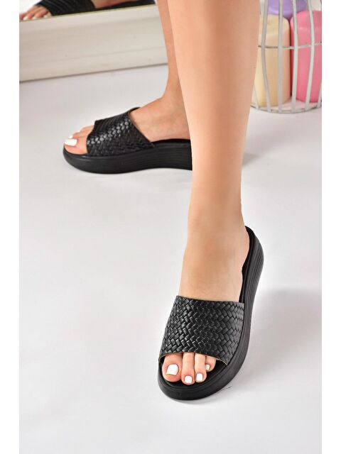 Fox Shoes M291850003 Siyah Kadın Terlik - S000052309-19351