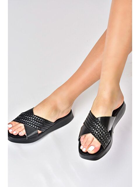 Fox Shoes M291049903 Siyah Kadın Terlik - S000052311-19351