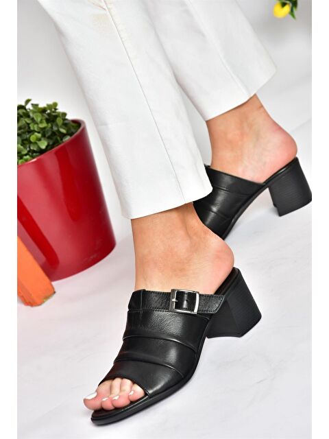 Fox Shoes P555450903 Siyah Kadın Terlik - S000052335-19351