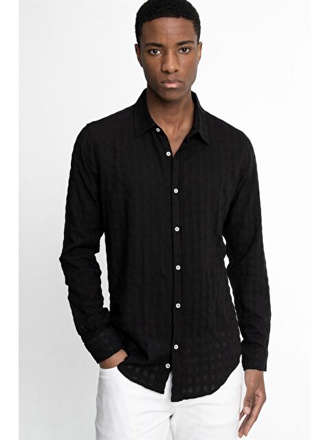 TUDORS Slım Fit Uzun Kol Pamuk Kendinden Desenli Biyeli Düz Erkek Gömlek