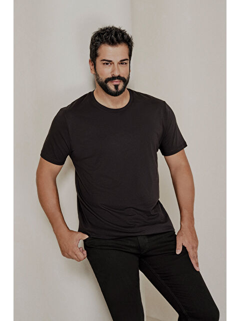 AC&Co / Altınyıldız Classics Erkek Siyah Slim Fit Dar Kesim %100 Pamuk Bisiklet Yaka Kısa Kollu Tişört