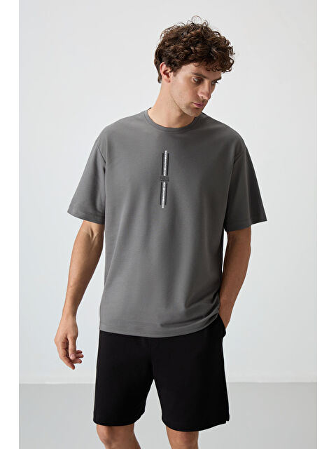 Air Jones Koyu Gri Pamuklu Kalın Yüzeyi Dokulu  Fit  Baskılı Erkek Tişört - 88366 - S000160658-29351