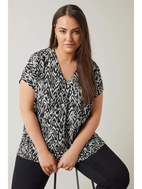 Stil Diva Büyük Beden V Yaka Kısa Kollu Önü Pileli Bluz 615583 - S000241920-19351