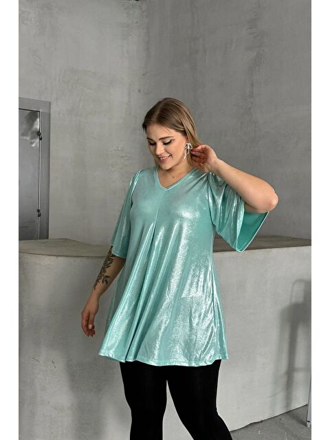 Stil Diva Büyük Beden V Yaka Kısa Kollu Parlak Görünümlü Bluz 303379 - S000320602-17437