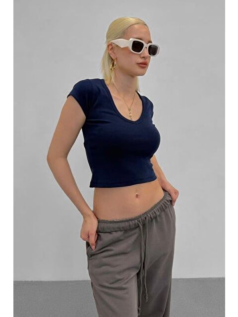 Madmext Lacivert V Yaka Basic Kadın Tişört Mg2450