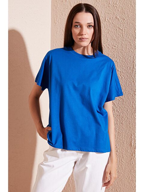 Lela Oversize % 100 Pamuk Bisiklet Yaka Basic T Shirt 5864489 - S000001217-23710