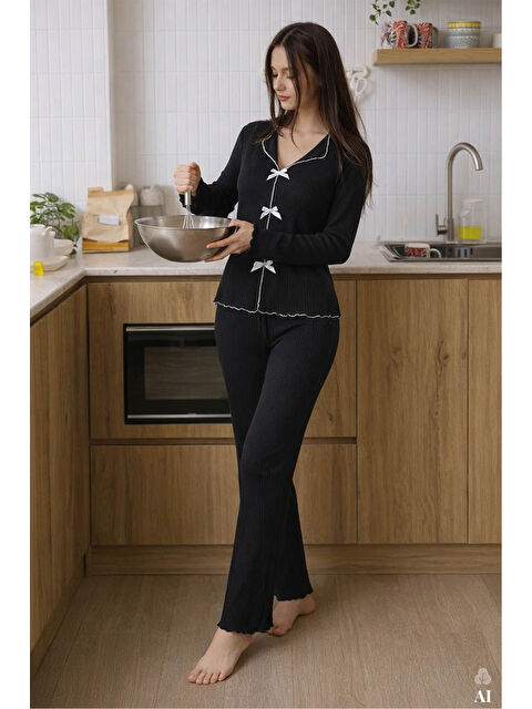 Koza İç Giyim Kadın Pamuklu Çıtır Çiçek Desenli Baby Overloklu Fiyonklu Uzun Kollu Pijama Takımı - S000266390-37428