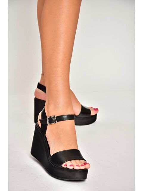Fox Shoes U5552502 Siyah Kadın Dolgu Topuklu Ayakkabı - S000369388-19351