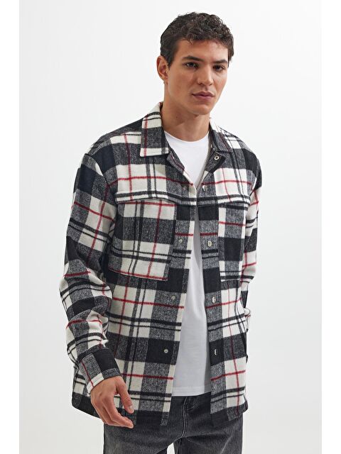 TUDORS Erkek Relax Fit Rahat Kesim Uzun Kollu Çift Cepli Kareli Kışlık Oduncu Apaş Yaka Gömlek - S000060569-23173