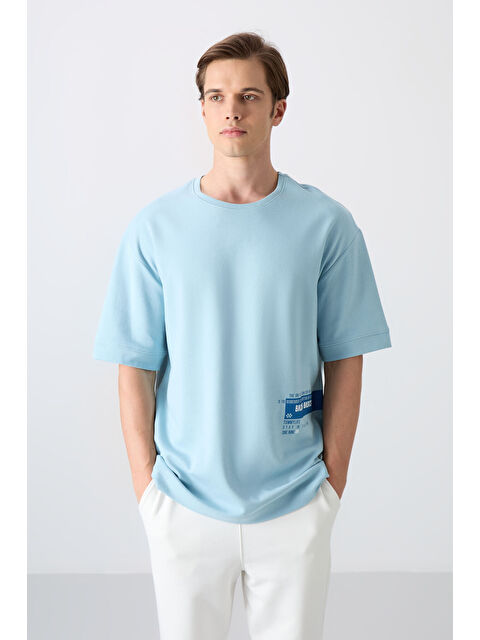 Tommylife Açık Mavi Pamuklu Kalın Yumuşak Dokulu Oversize Fit Baskılı Erkek Tişört - 88322 - S000157042-17437