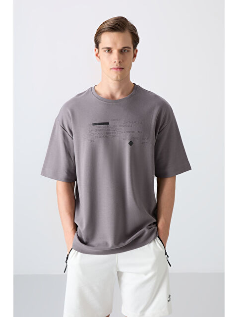 Tommylife Koyu Gri Pamuklu Kalın Yumuşak Dokulu Oversize Fit Baskılı Erkek Tişört - 88326 - S000157027-29351
