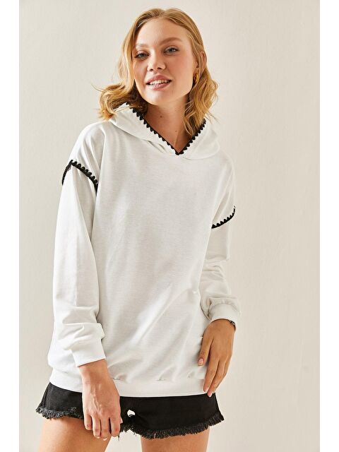 Xhan Beyaz Nakış Detaylı Kapüşonlü Sweatshirt 3YXK8-47510-01 - S000046236-20063