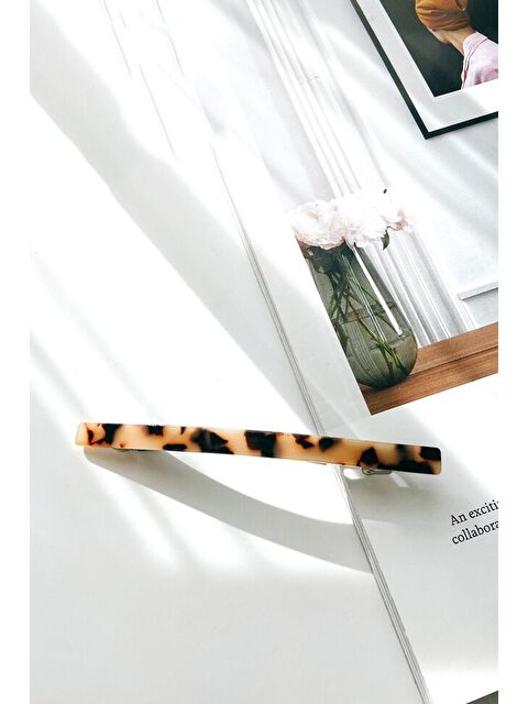 New Obsessions Plain Lüks Akrilik Kaplumbağa Sırtı Otomatik Saç Tokası - S000123546-26429